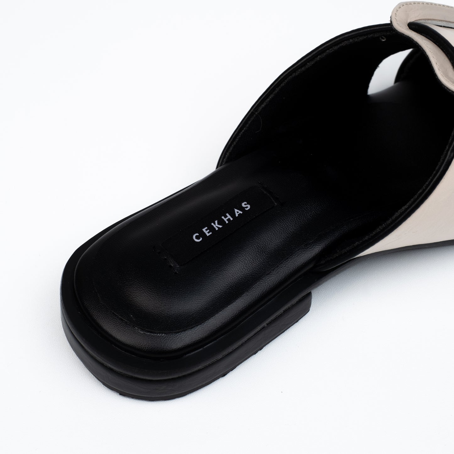 Alata Cream Sandal - REVERIE Collection