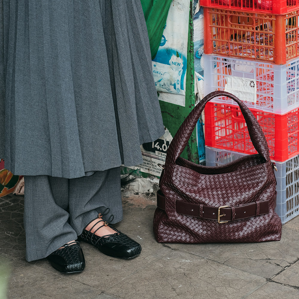 Viona Black Flat Shoes - REVERIE Collection