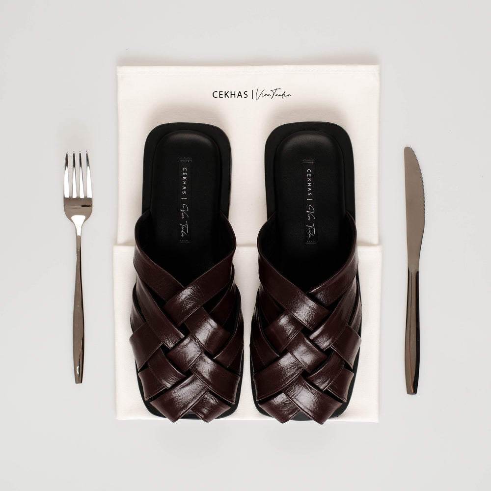 CEKHAS X VIRA TANDIA - Vrow Wood Sandal