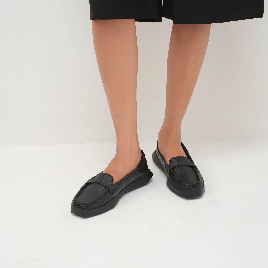 Essential - Luma Black Loafers S/S 2026 KL Collection