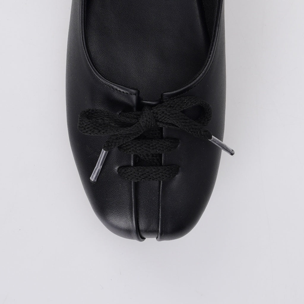 Essential - Lona Black Flat Shoes S/S 2026 KL Collection
