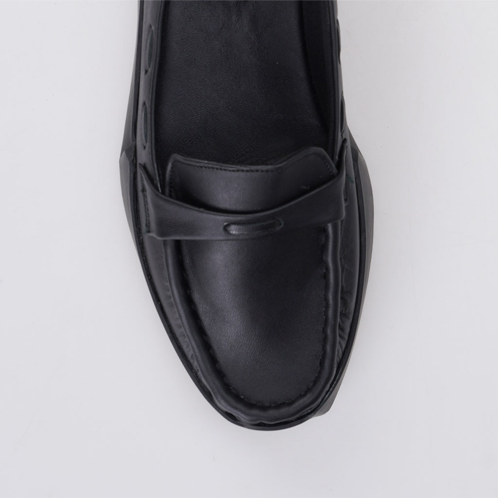Essential - Luma Black Loafers S/S 2026 KL Collection