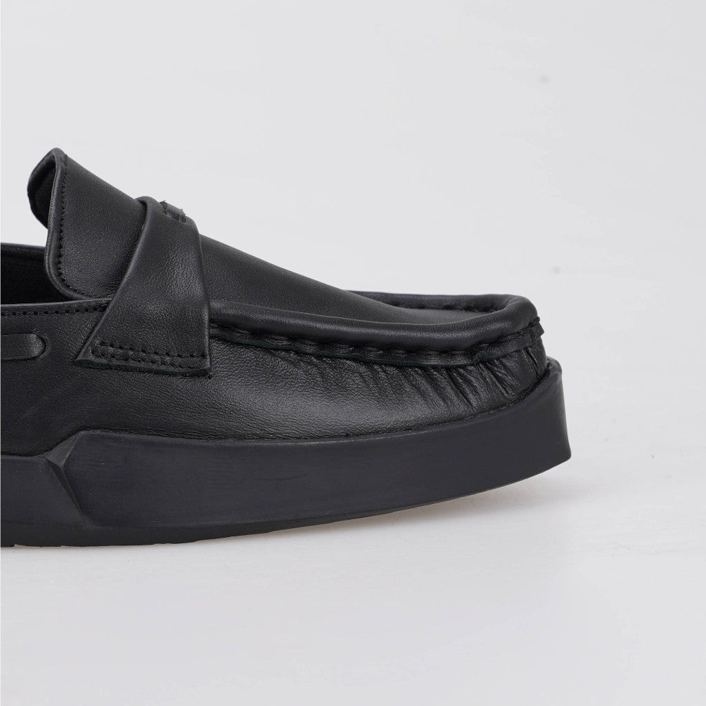 Essential - Luma Black Loafers S/S 2026 KL Collection