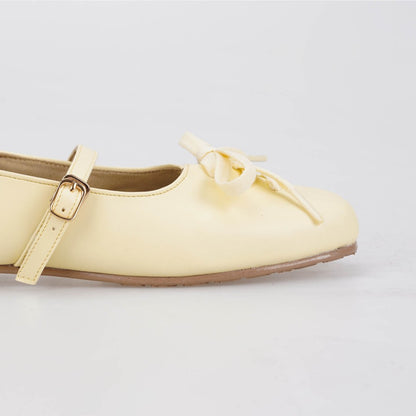 Essential - Lona Butter Yellow Flat Shoes S/S 2026 KL Collection