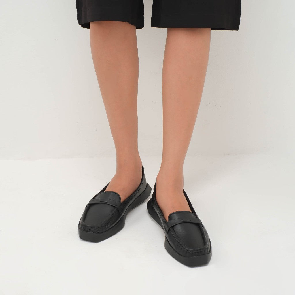 Essential - Luma Black Loafers S/S 2026 KL Collection